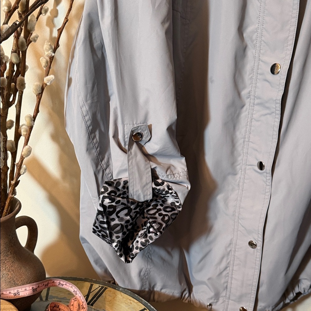 JM Collection Gray rain Jacket with Leopard Print Collar Super cute - Picture 4 of 6
